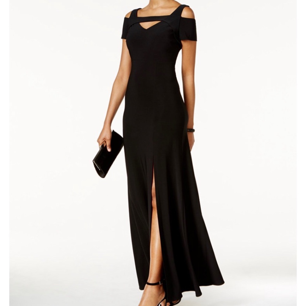 **brand new** Cold shoulder, keyhole gown